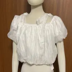 ホワイト フリル付き 半袖トップス　新品