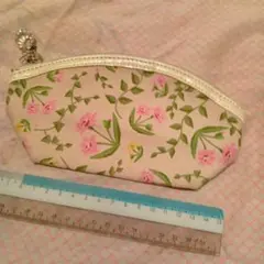 花柄キャンバス　ライトピンクベージュ　ポーチ 約20cm マチ付き