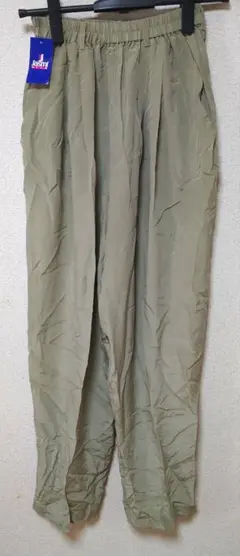 【新品タグ付】Jasmi SILK カーキシルクパンツ1個 Fサイズ 日本製