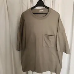カーキ ドロップショルダー Tシャツ