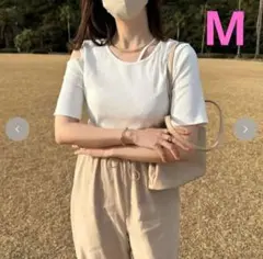 新品　値下可　しまむら　オフホワイト　カットアウトリブ M
