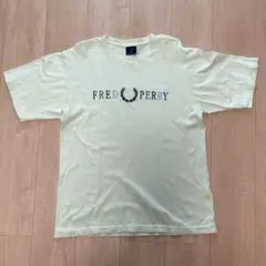 FRED PERRY 薄い黄緑Tシャツ