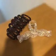 ブラウンとクリアのヘアクリップ
