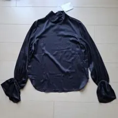 ジョイントワークス　サテンブラウス