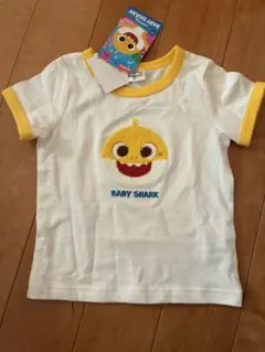 ベイビーシャーク　tシャツ
