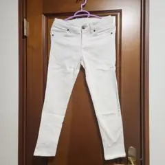 ホワイト スキニーパンツ ウエスト64cm