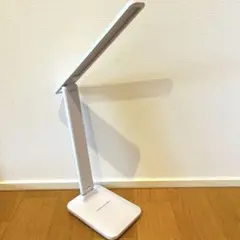 白くて軽い電気スタンド