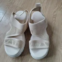 未使用厚底ニットサンダル