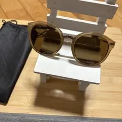 ブラウンラウンドサングラス