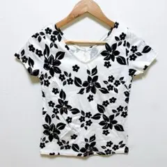 MODERATE (XS) ハイビスカス Ｖネック 半袖 Tシャツ 白 黒
