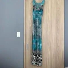【匿名配送】刺繍入りノースリーブロングワンピース
