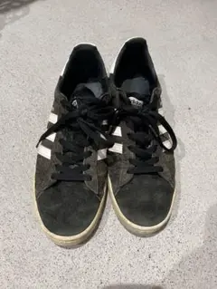 adidas ブラック スニーカー ホワイトストライプ