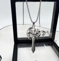【残り数点】メンズ　クロス　アクセサリー　シルバー　チェーン　新品