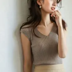 ベージュ リブ編み ノースリーブ トップス