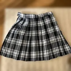 黒と白のチェック柄 プリーツスカート