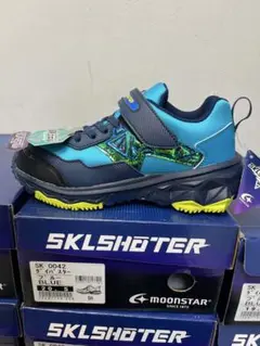 値下げ新品／未使用ムーンスター：スキルシュター：ジュニアスニーカー20.5