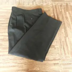 黒のストライプのスラックス プリーツ付き　タック入り