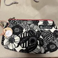 手作り花柄ポーチ 白黒