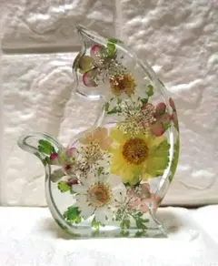 固まるハーバリウム ねこの中のお花畑