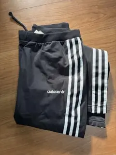 adidas トレーニングパンツ ブラック 3本ライン