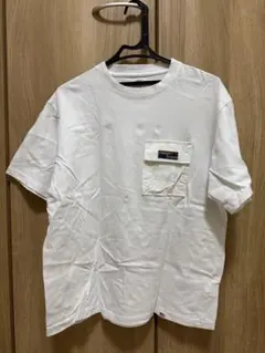 ホワイト Tシャツ ポケット付き