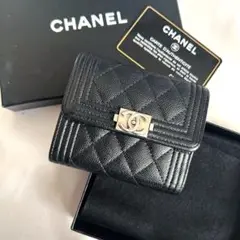 極美品 シャネル 三つ折り財布 ボーイシャネル キャビアスキン マトラッセ