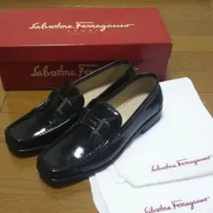 フェラガモ スポーツ ローファー