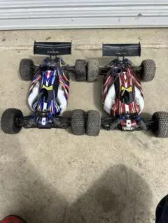 京商　dbx 2台セット。 Amazon.co.jp: 京商 1/10 エンジン4WD DBX2.0 カラータイプ1 KT