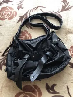 DKNY ブラックショルダーバッグ 美品 ポケット y2k