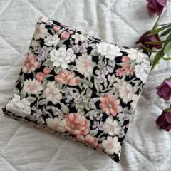 サニタリーポーチ　ハンドメイド（花柄）