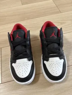 Jordan キッズ スニーカー ブラック/レッド