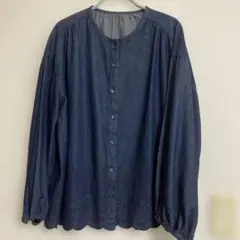 刺繍入りネイビー長袖シャツ