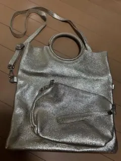コクレ　メタリックゴールドショルダーバッグ