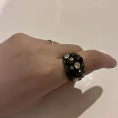 指輪 リング アクセサリー キラキラ 黒 ブラック レディース ボリュームリング