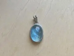 アクアマリン♡ペンダントトップ／美しい透明感とシラー　幸せ引き寄せる