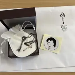 吉井和哉　KeY ネックレス　シルバー小 51eYgNcRwxL._UF350,350_QL50_.jpg