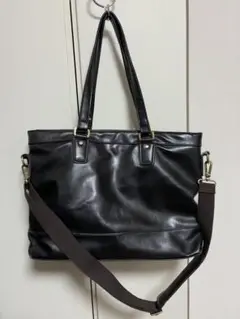 黒のレザートートバッグ
