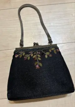 がま口　ビーズハンドバッグ　光沢あり