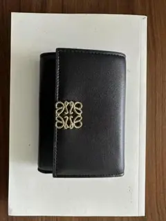 美品 LOEWE レザー 三つ折り財布 ブラック メンズ レディース