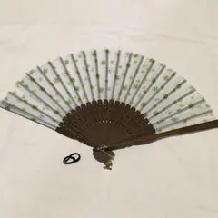 セリーヌ 扇子 チャーム ホワイト