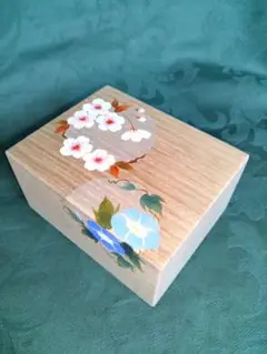桐のお針箱（小） 〈うさぎと桜〉 ｜ 桐箱・京都 堀川五条