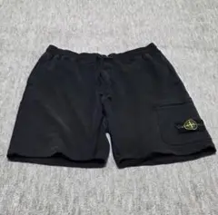 STONE ISLAND ブラックショートパンツ