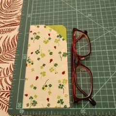 132 ハンドメイド　メガネケース クローバーにてんとう虫