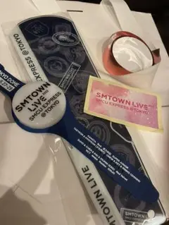 2022 SMTOWN  ペンライト ハンドクラッカー 銀テ　ステッカー