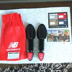 New Balance シューツリーと2024年カレンダーセット非売品。