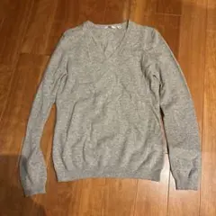 UNIQLO カシミア　Vネックセーター
