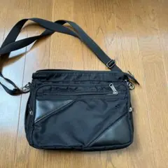 adidas ブラック ショルダーバッグ