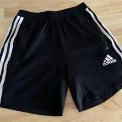 adidas アディダス　ショートパンツ　ブラック　S