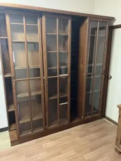 木製ガラス扉キャビネット