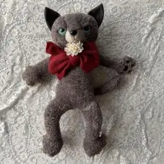 スクラッチ　内藤デザイン研究所　猫のぬいぐるみ 赤いリボン付き
